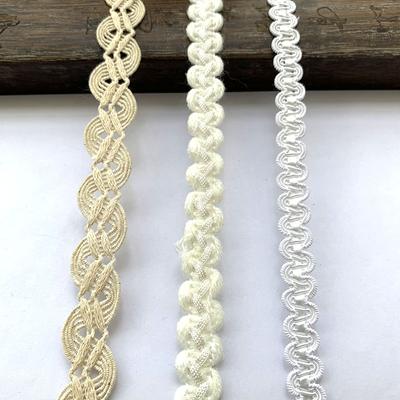 4 m/157,5 pouces Chaque paquet de bordures en dentelle blanche courbe couture vêtements accessoire mariage fait main bricolage artisanat tissu courbe centiped rubans cadeaux décorations