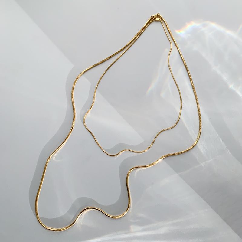 Minimalistický náhrdelník s hadím řetízkem pro ženy – Všestranný, špičkový, nikový design