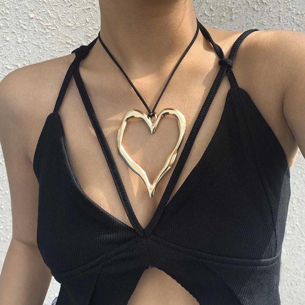 Sweet Cool Exaggerated Big Heart Necklace Metal Choker Velvet Collar Female