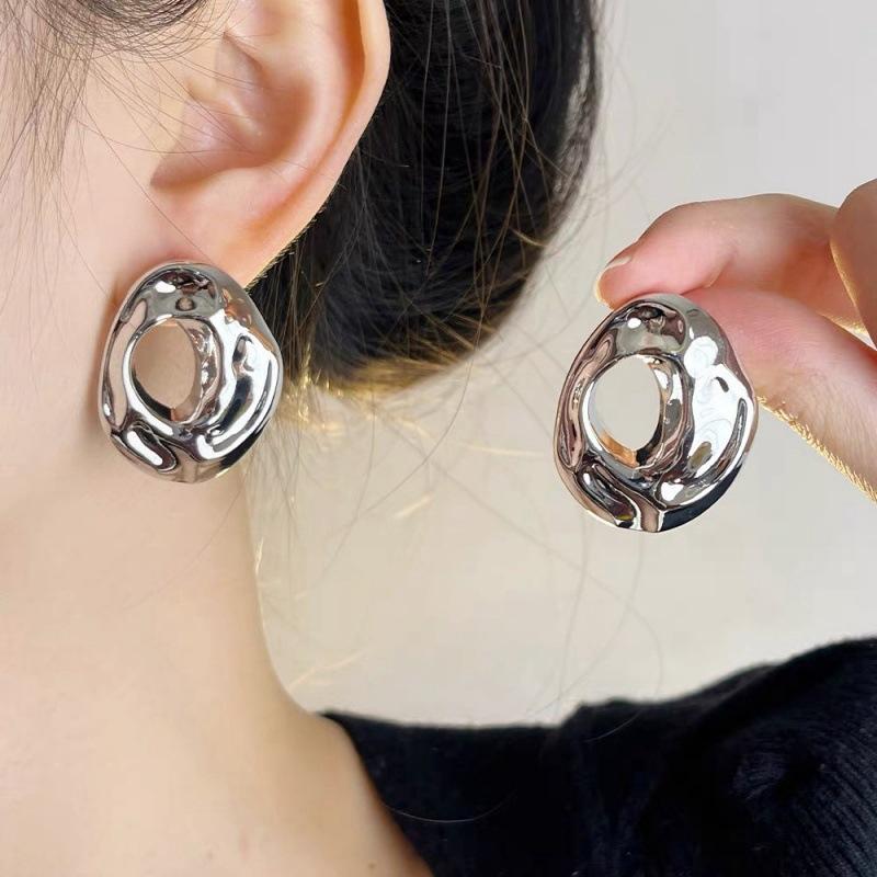 European and American Niche Fashion Simple Circle Concave-convex Irregular Earrings Exquisite High-end Sense Personalized Trend Earrings