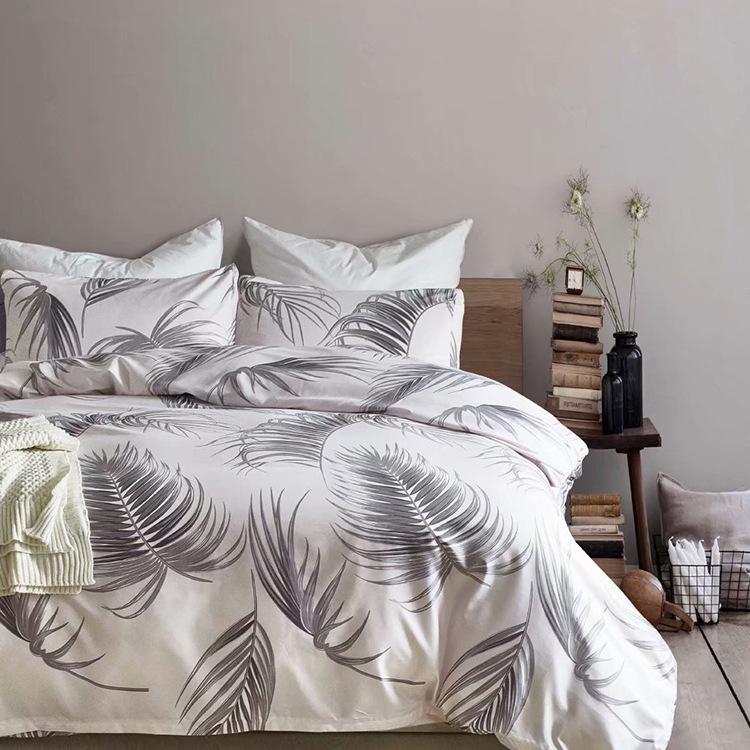 Printed Three-Piece Bedding Set: Quilt Cover and Bed Sheet