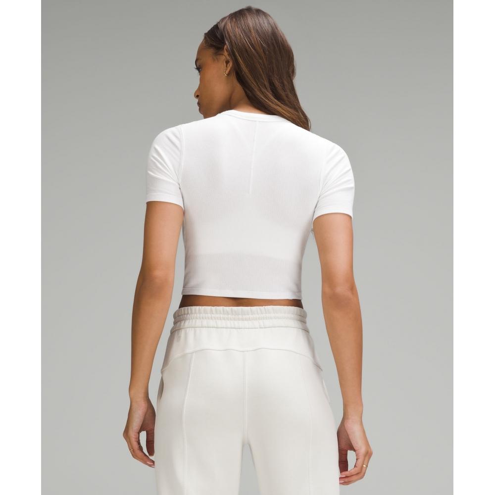 Lululemon Hold TighT STraighT Hem Cropped T shirT whiTe