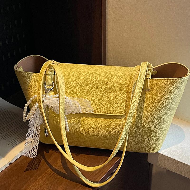 Bucket Bag Simple and Fashionable Commuter Large Capacity Commuter Tote Bag 2025 Summer New Fashionable Foreign Style Shoulder Bag