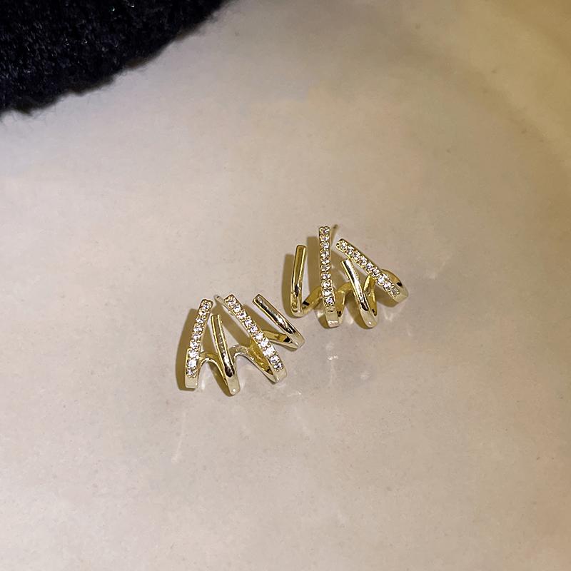 Shell Earrings for Women Korean Style Pearl Drop Earrings Simple Fashion White Petal Wedding Zircon