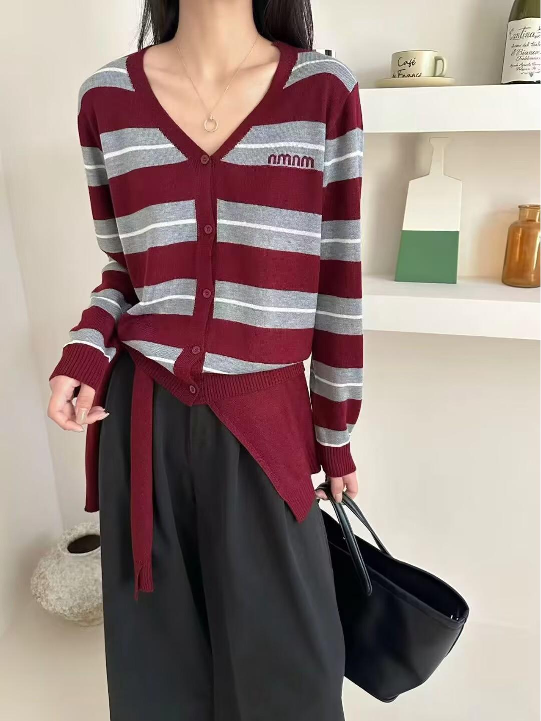 

Европейский осенний кардиган-шаль с длинным рукавом 2025: Тонкая имитация шерсти, универсальный повседневный облегающий топ для женщин Small красный