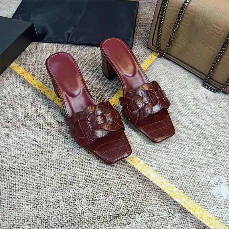 Fashion Woven circle slippers Women's high heels square patent leather flip-flops Thick designer alligator leather sandals
