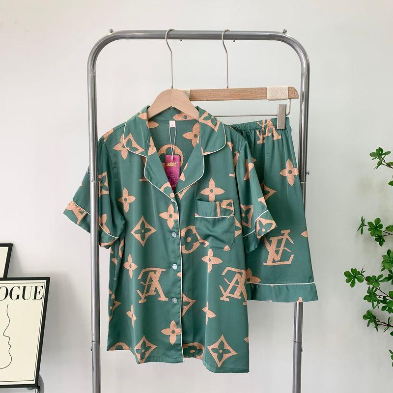 

Women s Pajamas Summer Thin Long Sleeves Silk Internet Celebrity 2024 New Homewear Can Go out Fancy Spring and Autumn Pajamas Green short-sleeved shorts XL