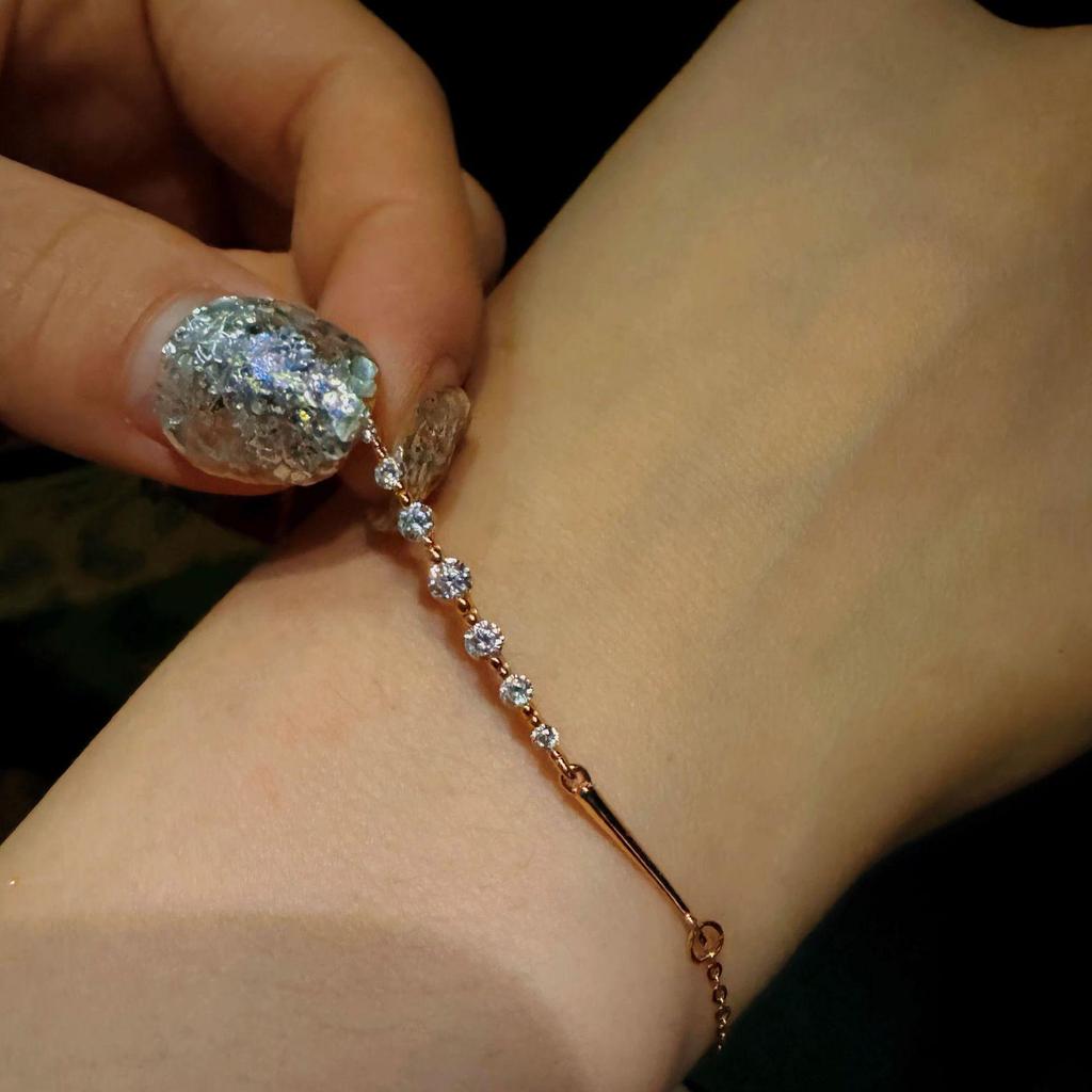 Exquisite Shining Diamond Starfall Bracelet: Luxurious, Versatile, and Elegant Hand Jewelry