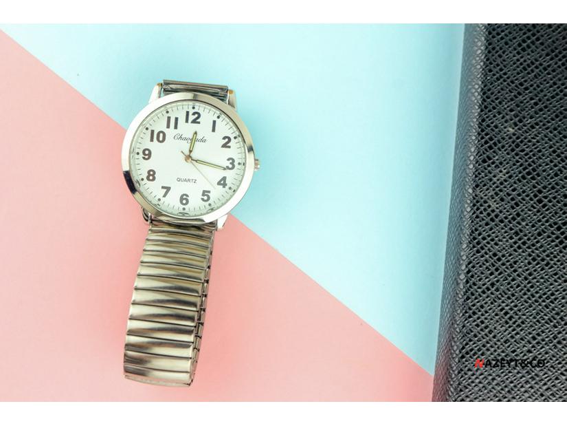 Large Number Luminous Elderly Quartz Watch with Waterproof Stainless Steel Elastic Band