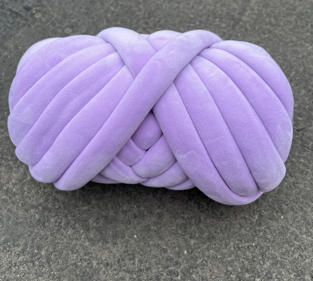 Introducing Our DIY Velvet Crystal Yarn Pillow Cat Bed: 3cm Thick, Soft, and Cozy!