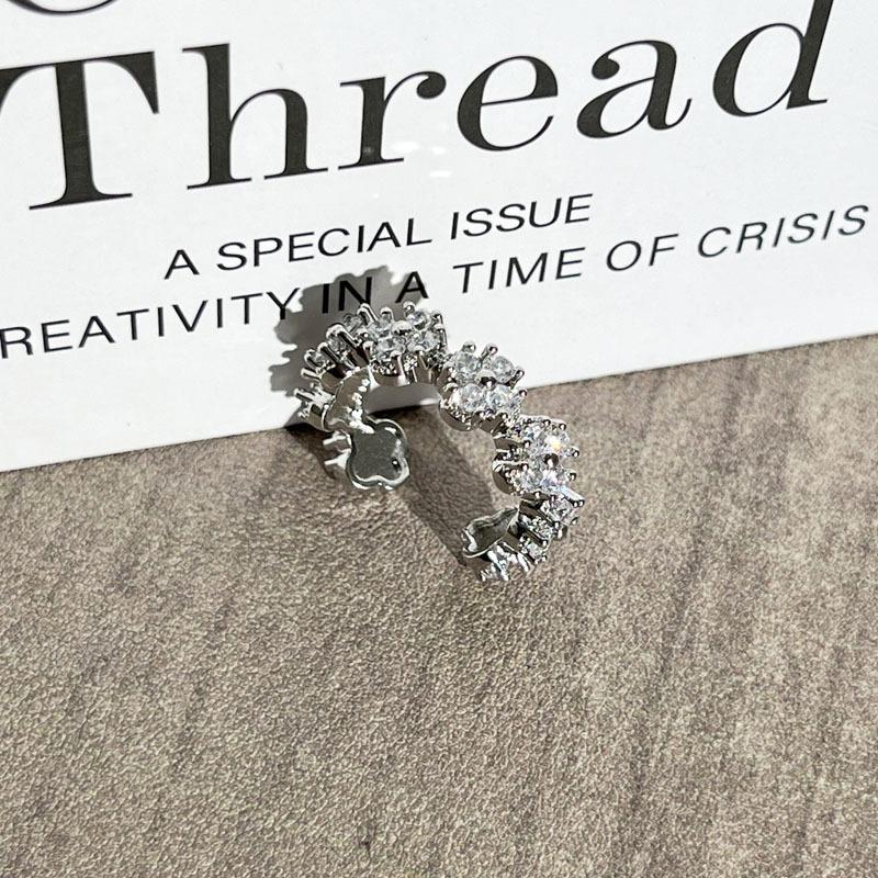 

2026 Style Light Luxury Bright Four-leaf Clover Full of Diamonds Open Ring Niche High-end Temperament Fashion Stacking Wearing Girlfriend Ring Resizable