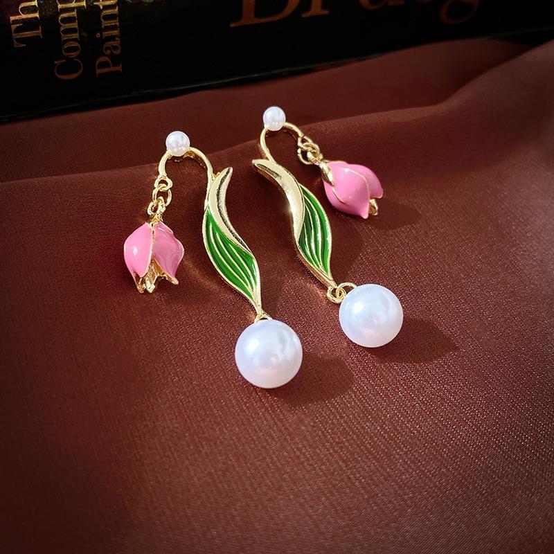 Retro Court Style Earrings Niche Light Luxury High-end Stud Earrings Versatile Earrings