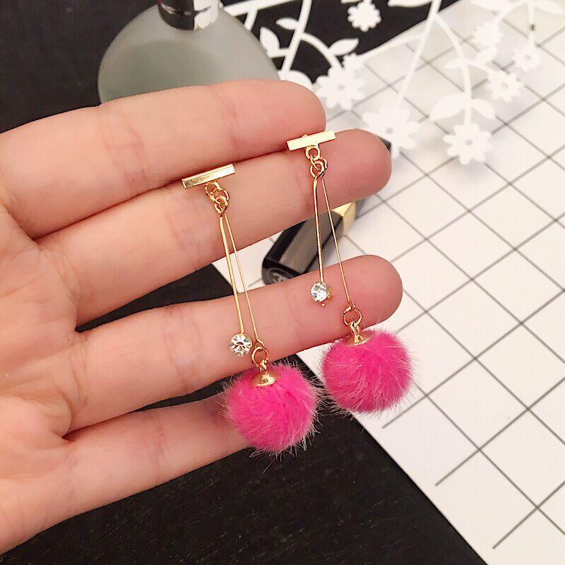 Autumn And Winter Plush Ball Earrings, Simple Geometric Wool Cap, Fringed Round Earrings, Pearl Plush Earrings.