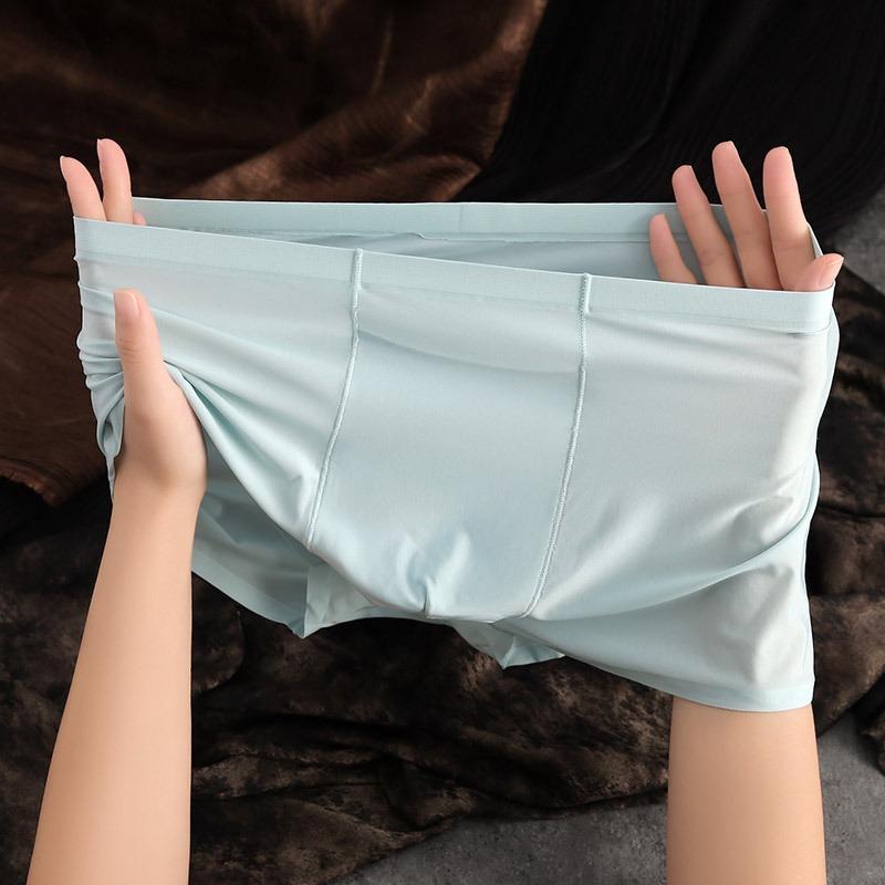 Men's Summer Thin New Style Ice Silk No Trace Breathable Naked Feeling One Piece of Low Waist Flat Angle Underwear