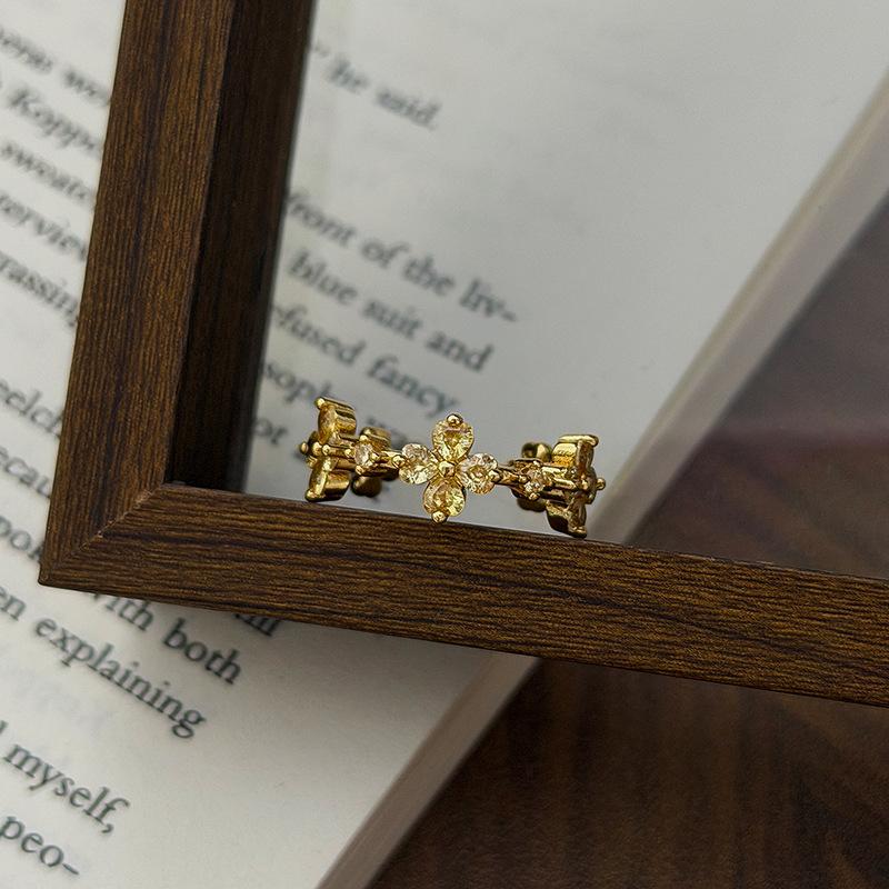 Medieval Vintage Light Luxury Retro Sunflower Wings Full Of Diamonds Zir*****Pen Ring Niche Design Ring Woman