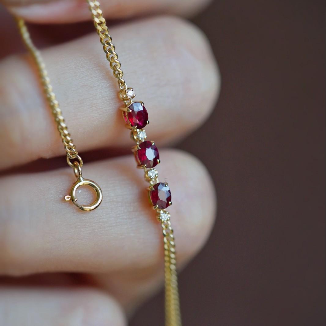 Silver Art S925 Red Diamond Retro Bracelet: French Light Luxury, Fashionable, Elegant Design for Women S925 Silver