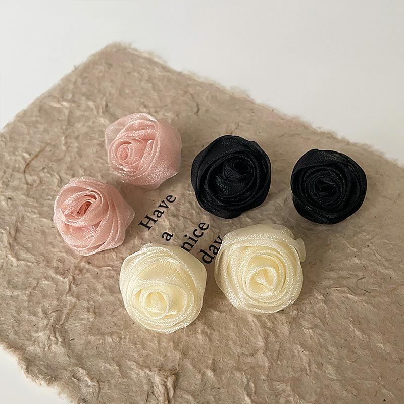 Chiffon Fabric Three-Dimensional Flower Stud Earrings Women'S Summer Small Fresh Gentle Sweet Cute Fashion Versatile Earrings Earrings