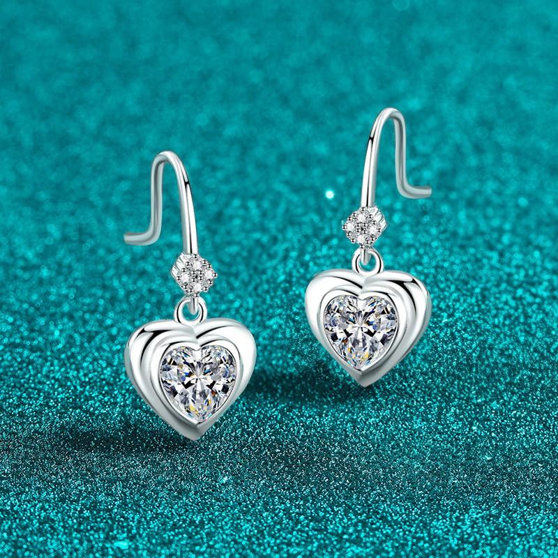 Sterling Heart Stud Earrings With Full Moissanite Ocean Design Women Sweet Chic Style 2025