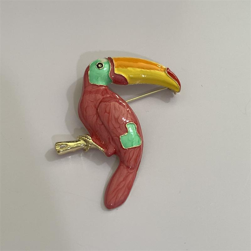 Fashion And Exaggerated Design Colorful Enamel Parrot Choker Necklace Vibrant Shiny Gold Accents For Parties Vacations
