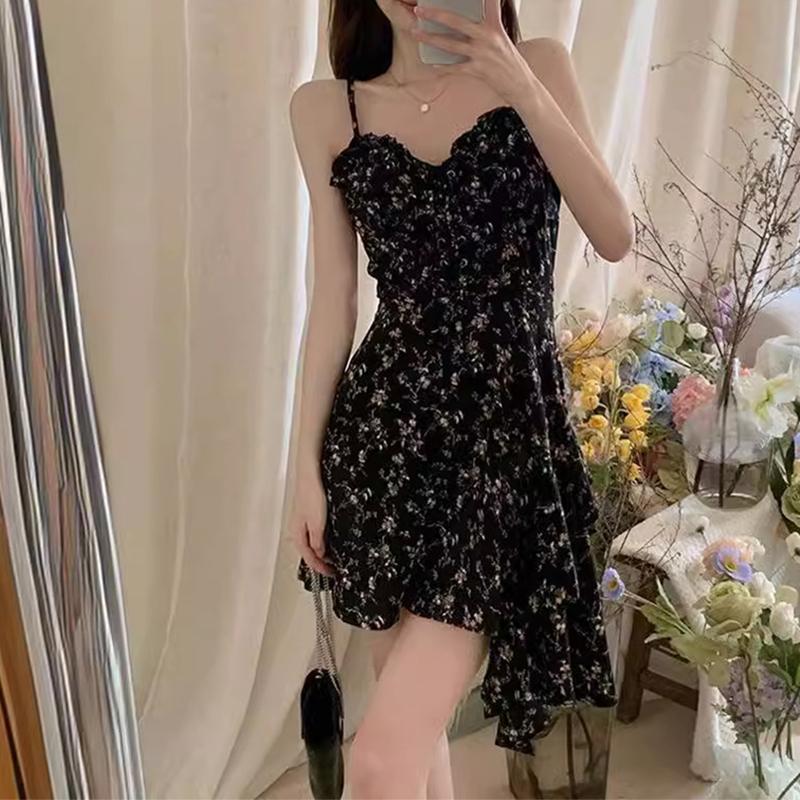 Pure Desire Französisches Camisole-Kleid mit Blumenmuster, sommerlich feminines Temperament, süße Taille, schmaler kurzer A-Linien-Rock, vielseitig einsetzbar