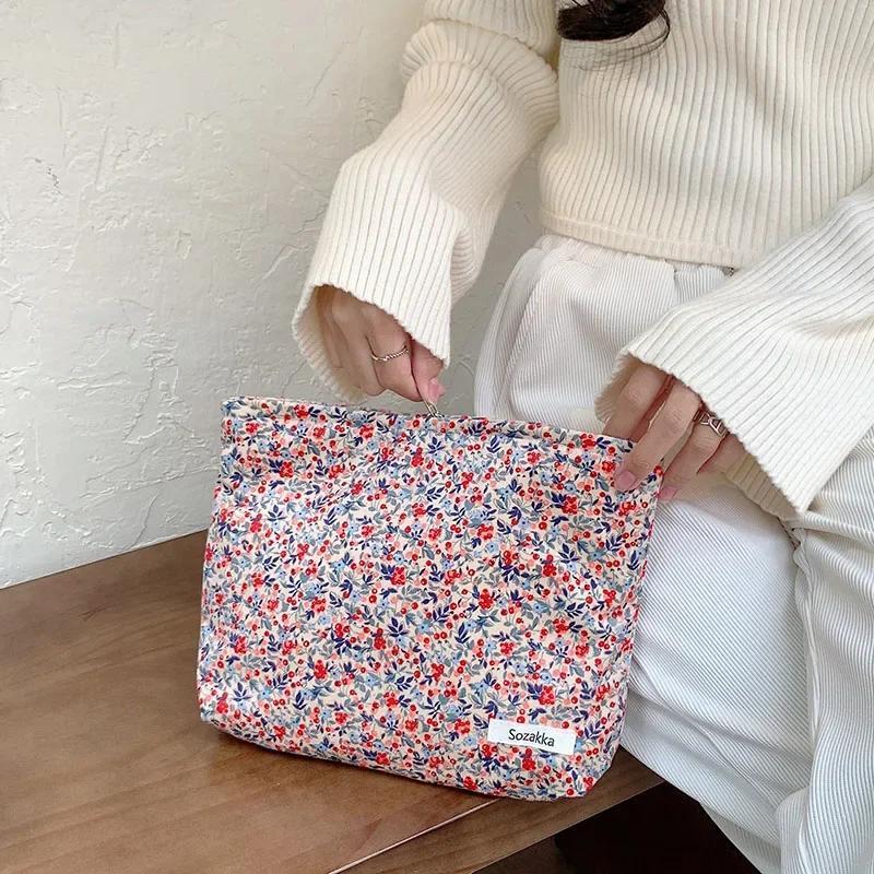 Capacity Portable Toiletry Bag Skincare Organizer Daily Clutch Bag Ins Retro Floral Cosmetic Bag Makeup Pouch