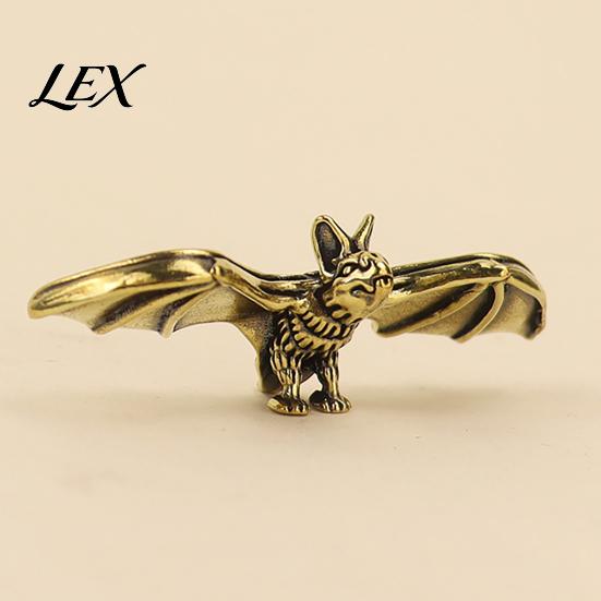 Handmade Brass Bat Art Figurines, Vintage Copper Flying Statue, Collectible Mini Animal Durable Metal Decor Ornament, Desk Feng Shui Sculpture