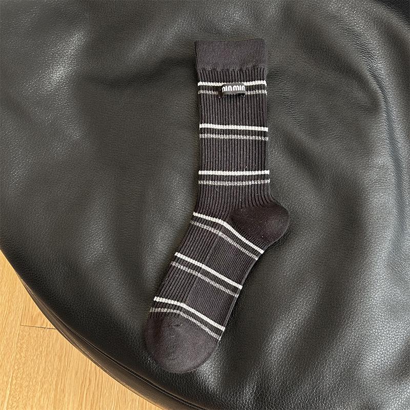 Miu-Style Striped Combed Cotton Mid-Calf Socks - Fashionable, Versatile Women's Autumn/Winter Socks