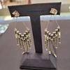 ARTRIA Simple Chandelier (Large) Crystal Earrings CHAERET0007WHF