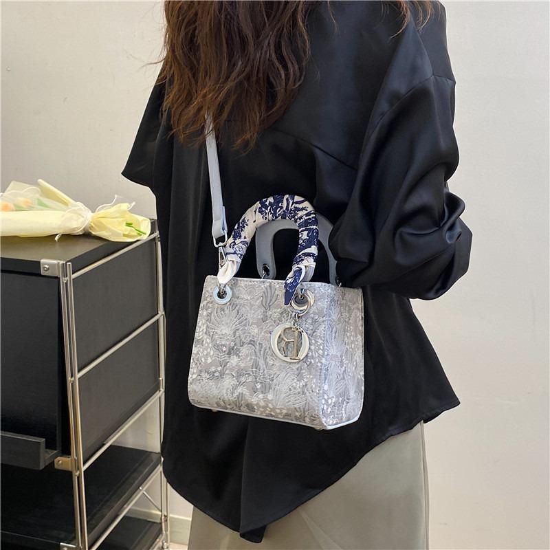 New High-end Heavy Industry Princess Diana Bag Silk Scarf Hand Bag Fashionable Versatile Shoulder Messenger Bag