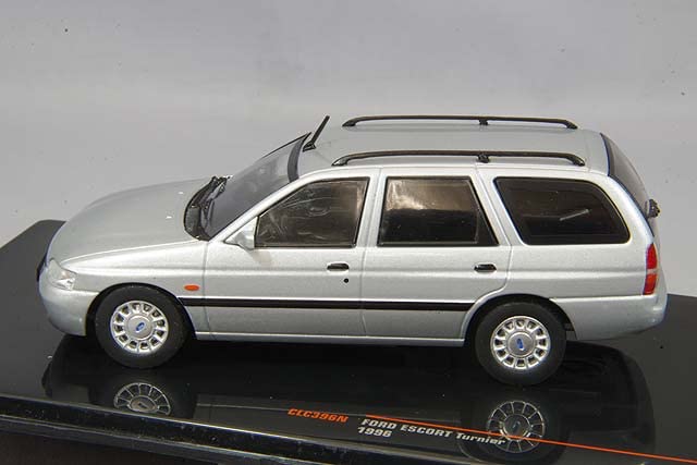 Ixo Model Ford Escort Turnier 96 Silver CLC396N 1/43