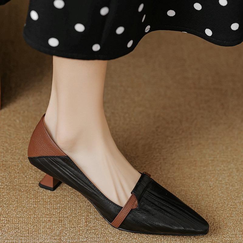Fashion Women's Low Heel Shoes Autumn New Pointed Head Light Mouth Color Matching Slip-on Wear-resistant Low-top Shoes