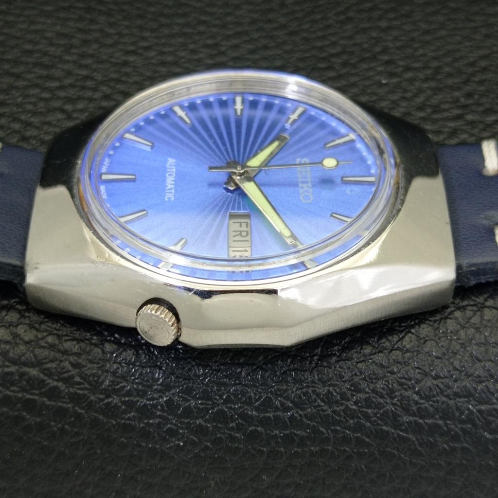 VINTAGE SEIKO AUTOMATIC JAPAN 7009A MENS SKY BLUE COLOR DIAL WATCH a701337-5 R206a-a701337