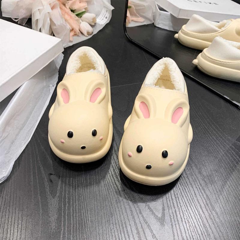 

Autumn and winter new indoor home non-slip cute cartoon rabbit bear men and women couple plush thick-bottomed cotton slippers 40-41 (recommended 39-40)