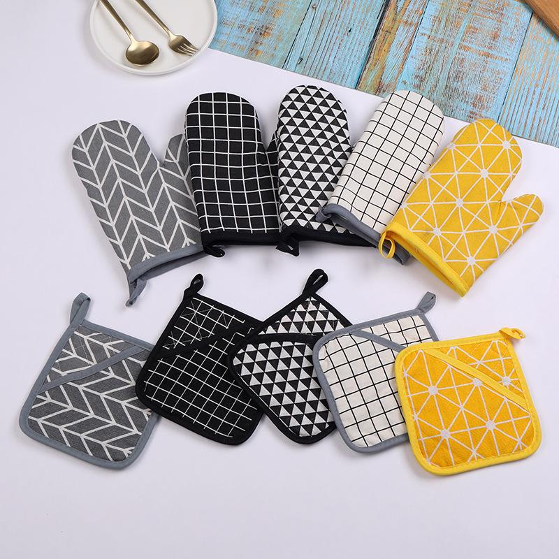 Heat-Resistant Cotton Linen Oven Mitts: Anti-Scald Baking Gloves for Microwave Use