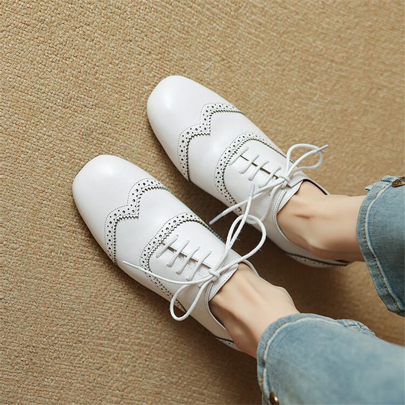 Fashion New Genuine Leather Lace Loafers Spring/Autumn Round Toe Low Heel Women Pumps Shoes for Women Fashion Brogue Designs Flat Shoes