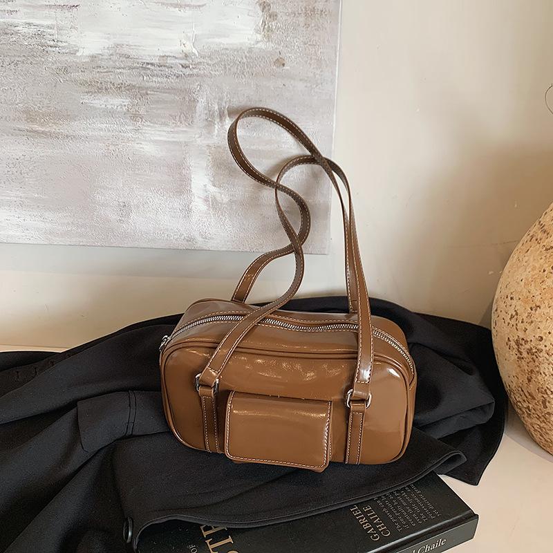 Korean-style Underarm Bag In A Textured Bright Red Fashiable Commuter PU Leather Crossbody Handbag For Women