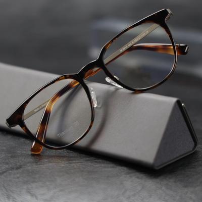 Unisex Pure Titanium Eyeglass Frames with Full-Frame and Acetate TR Options for Myopia, Compatible with Prescription Lenses.