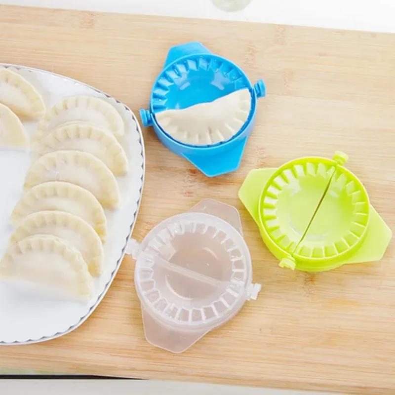 New DIY Plastic Dumpling Mold Dough Press Gadgets For Cooking Dumplings Easily Jiaozi Maker Gadget Kichen Tools Setfor Kitchen Gadget