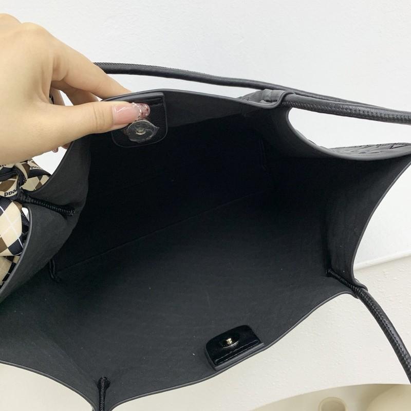 2026 New Leather Women's Bag Woven Tote Bucket Bag Shopping Bag Large Capacity Shoulder Lower Bag