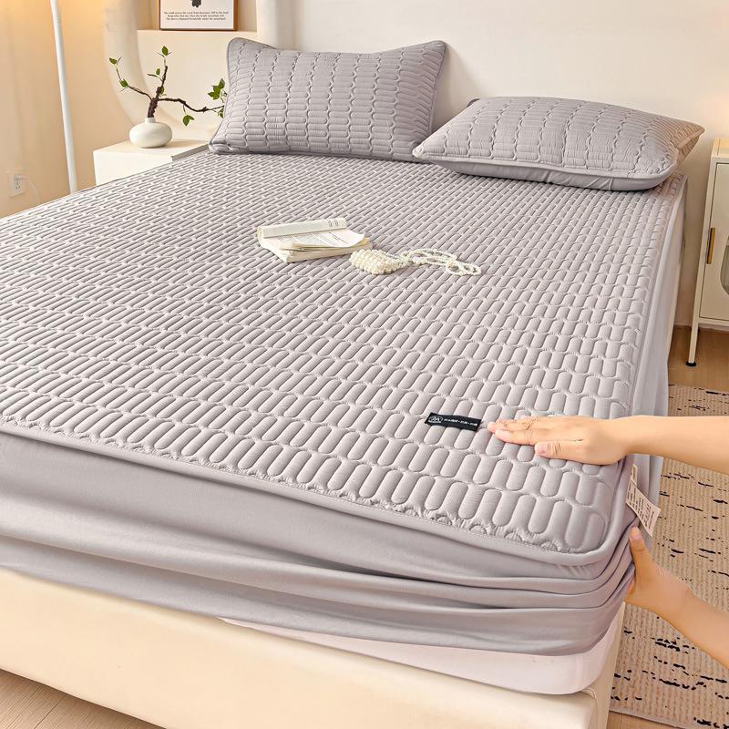 1 PC Waterproof Bedcover Fitted Sheet Bed Mattress Cover Thickened Quilted Soft Comfortable Breathable Solid Color Bedding Mattress Cover