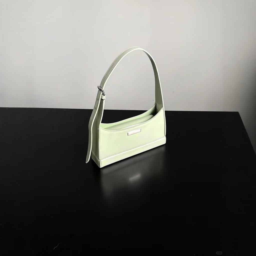 Underarm bag Premium texture small bag 2024 new summer French handbag niche mint green shoulder baguette