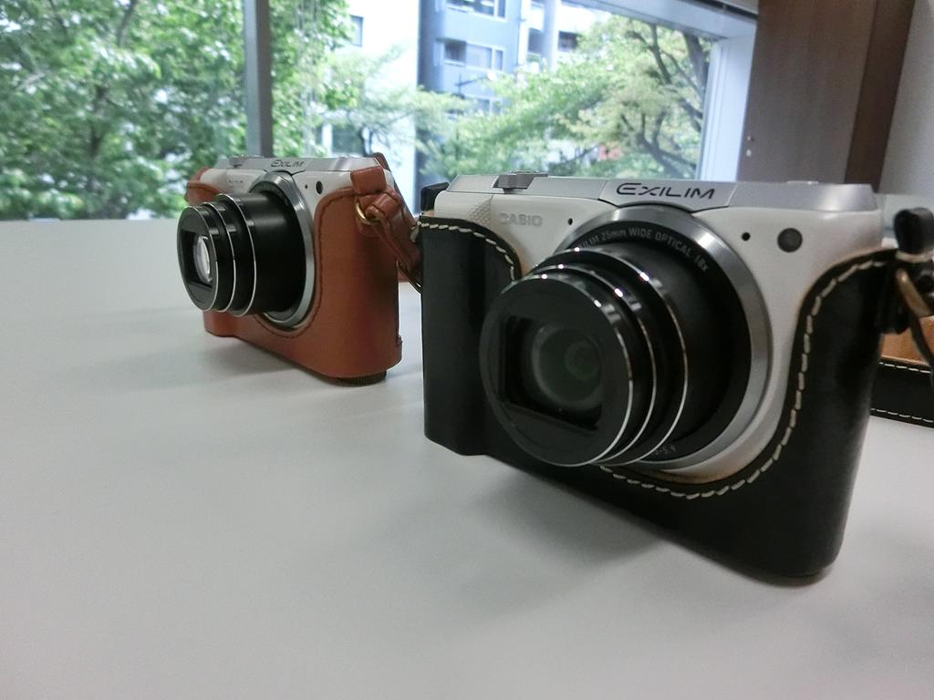 CASIO EXILIM EXZR850WE Digital Interval 18x Optical White Camera, 16.1 Megapixels, Wi-Fi, Shooting, Zoom,