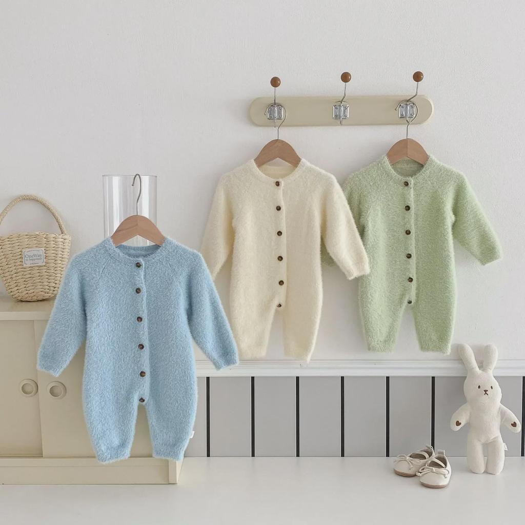 Adorable Newborn Plush Jumpsuit for Autumn/Winter - Unisex Baby Romper, Soft Crawling Outfit