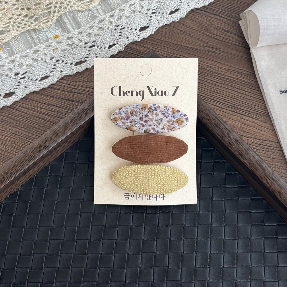 Neue Kinder Haarspangen aus floralem Stoff - Buntes Bonbon-Design für Herbst & Winter