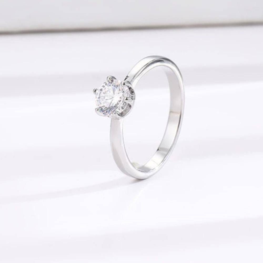 Luxury French Sparkling Zircon Titanium Ring for Women Stylish Versatile Fashion Jewelry Accessory