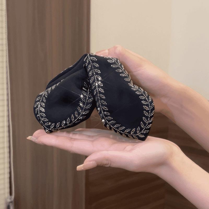 Women's Bowknot Claw Clip: Small & Medium Sizes, Ideal for Little Hair & Half Updos