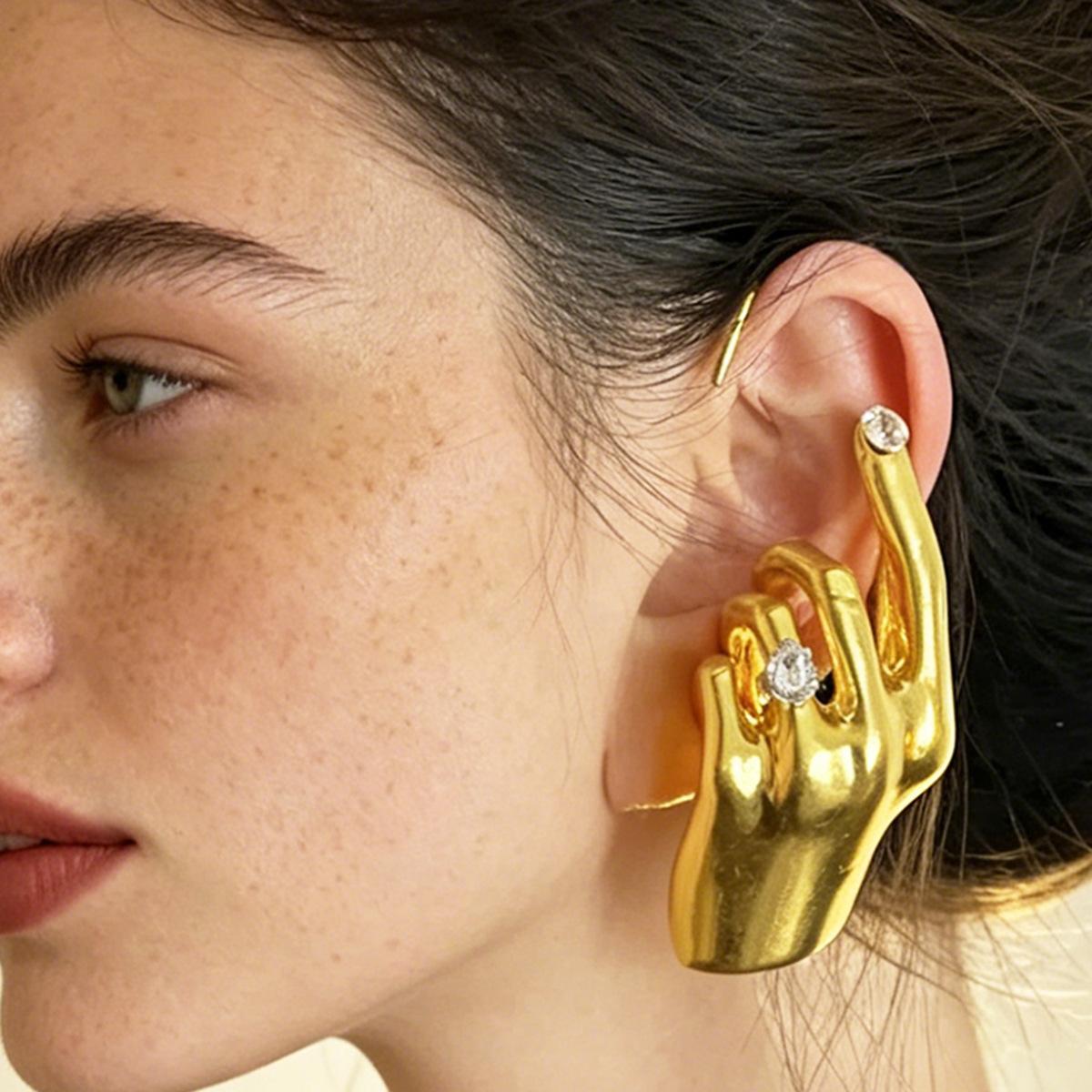1Pcs Exaggerated Metal Hand Left Earcuff Dangle Earrings for Women Fashion Zircon Crystal Earrings Statement Jewelry Accessories