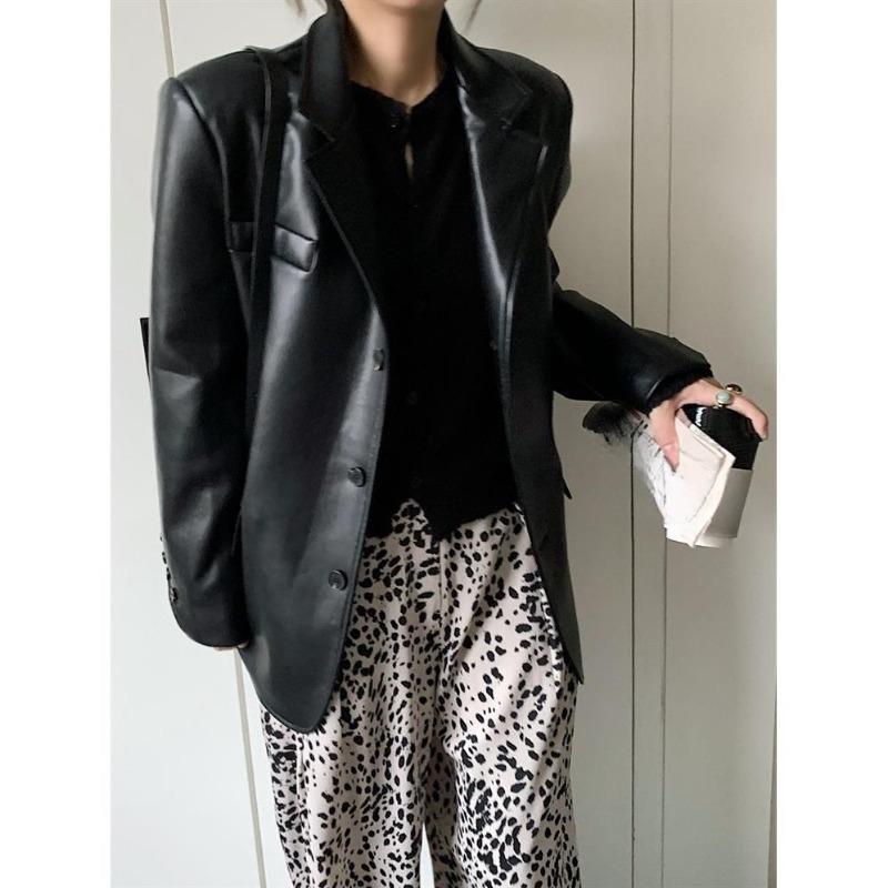 Women's Loose PU Jacket with Vintage Style and Large Cut In Black and Brown