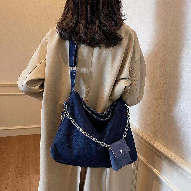 Large capacity bag women's simple winter new fashion shoulder messenger bag retro denim commuter shoulder tote bag