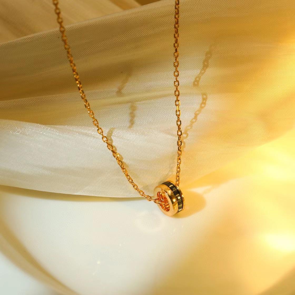 

Новые 2024 Классический Тренд Высокое Качество Европейский Бренд Роскошные Ювелирные Изделия Ожерелья для Женщин Геометрия Керамика Обручальные Циркон Шармы коричневый